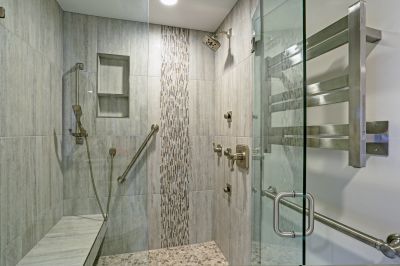 Shower with Accent Tile